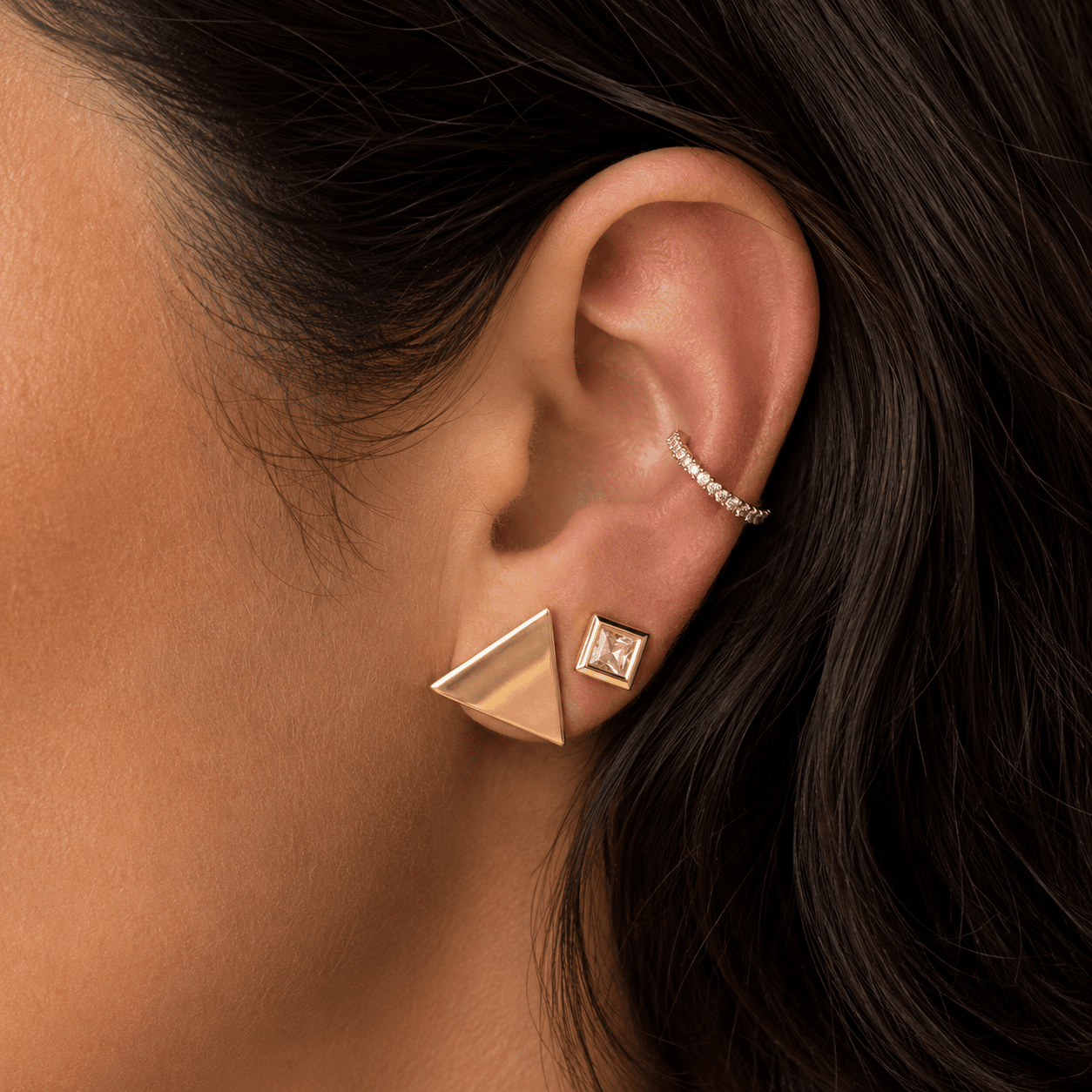 PIERCING FININHO CRAVEJADO ZIRCONIAS