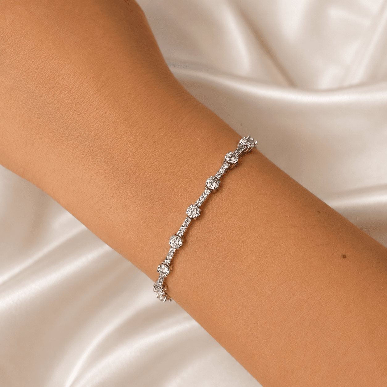 PULSEIRA RIVIERA MINI REDONDO CRISTAL / CRAVEJADO